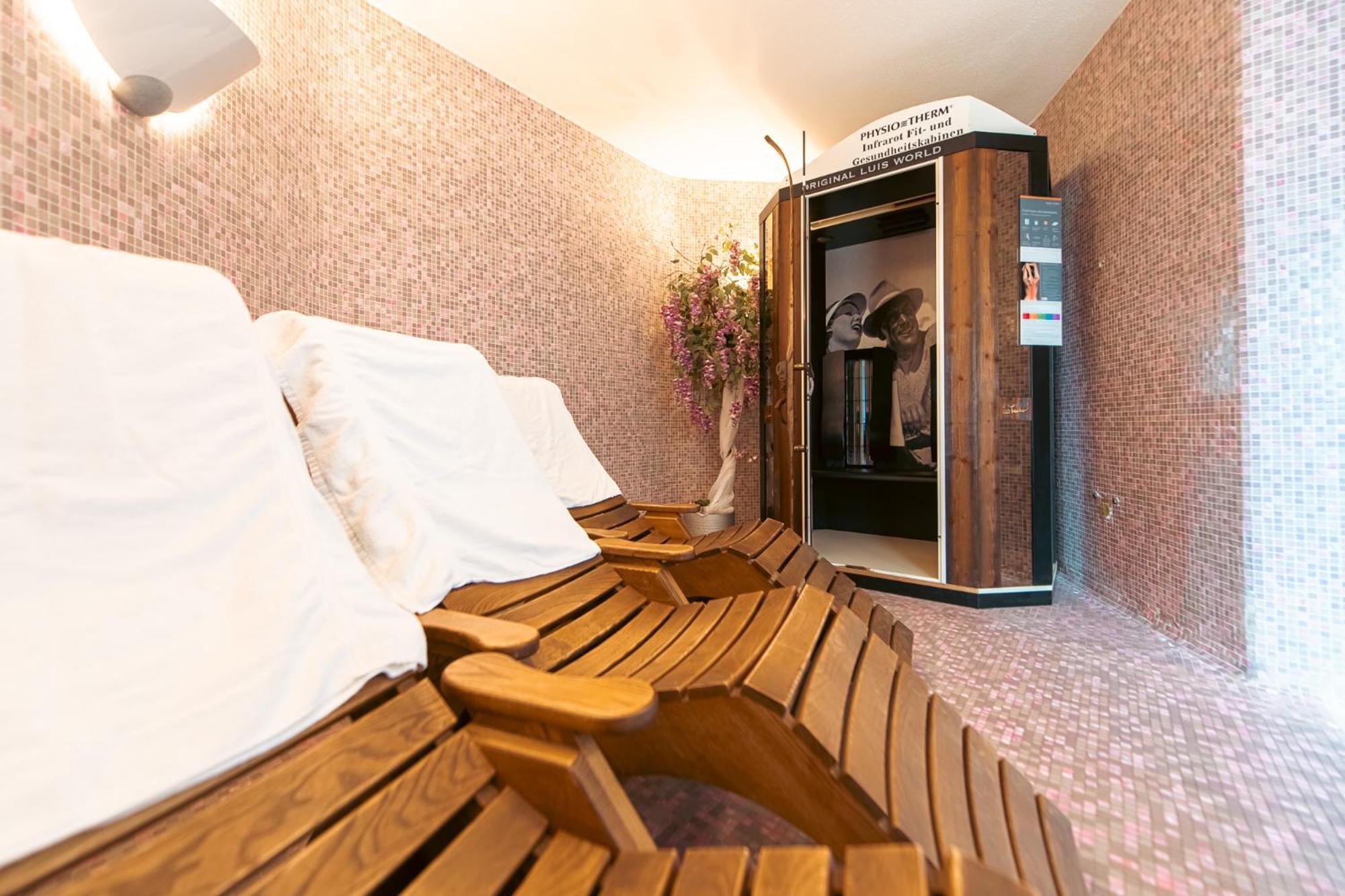 Hotel Bacher Riva di Tures Exterior photo