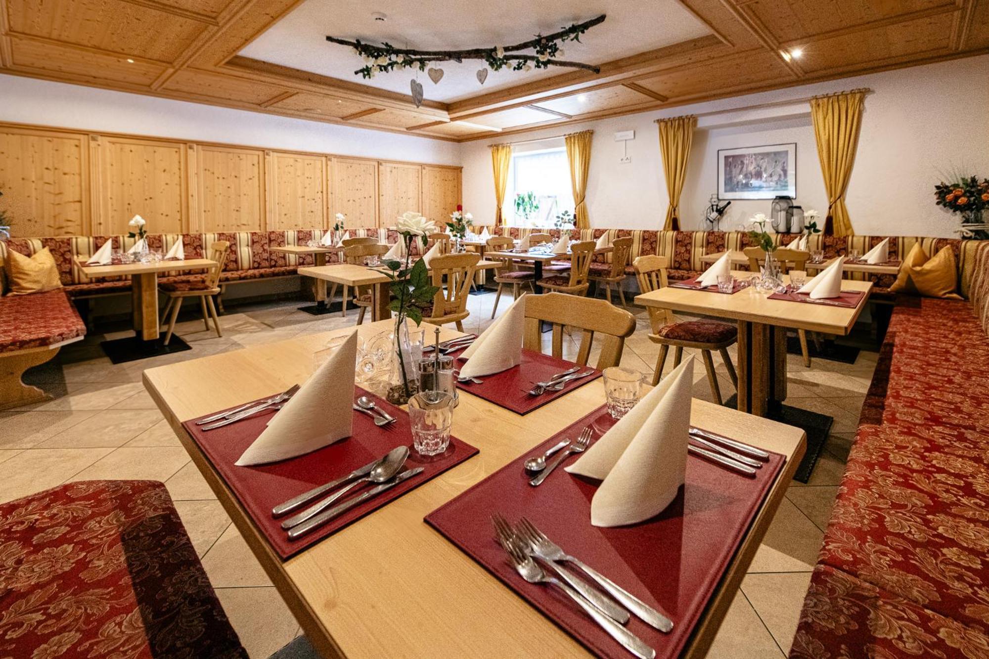 Hotel Bacher Riva di Tures Exterior photo